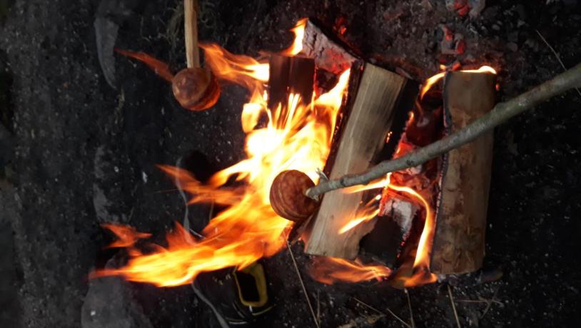 æbleskiver over bål