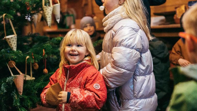 Juletræspyntning Færgegården