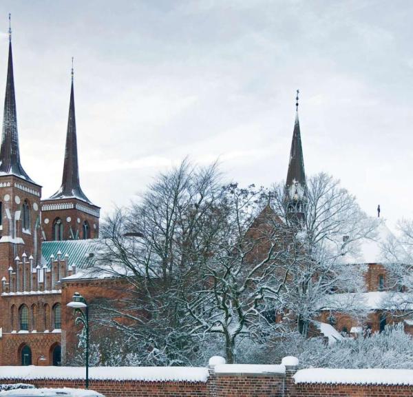 Roskilde domkirke i sne