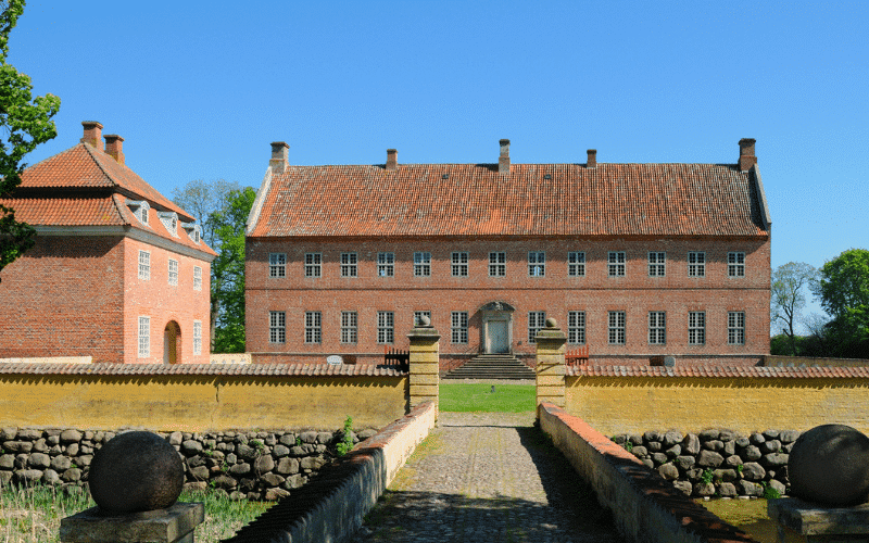 Den Glemte Herregård Selsø Slot ved Skibby - levende Museum - naturoplevelser i området - overnatning og oplevelser outdoor