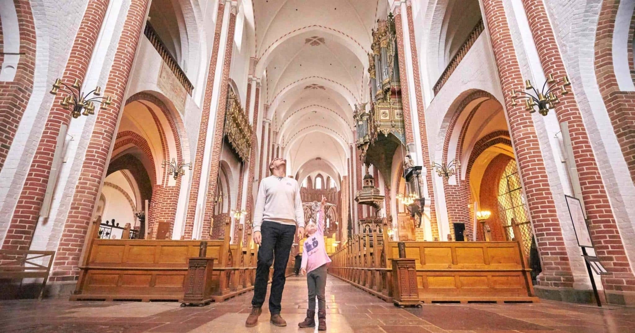 Roskilde Domkirke-UNESCO verdensarv gotisk arkitektur-kongegrave-omvisninger-for børn-Fjordlandet-Roskilde Guides