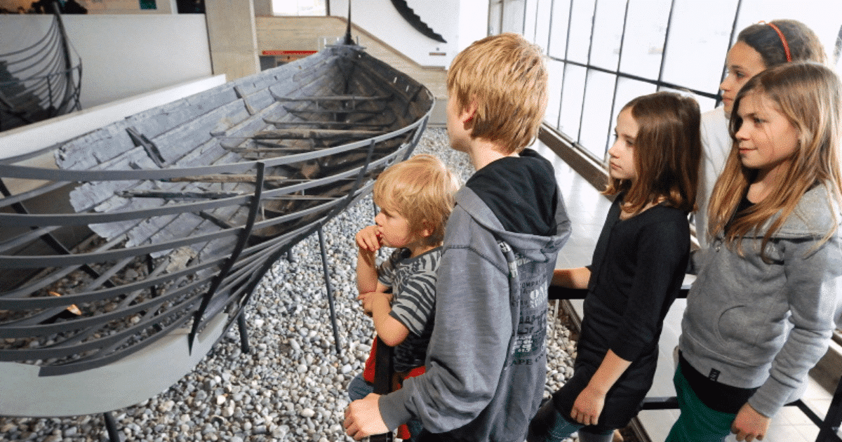Vikingeskibsmuseet i Roskilde - familierundvisning vinterferien