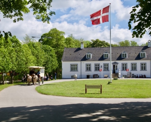 Oplevelsescenter Nyvang Andelslandsby-Fjordlandet-levende museum.-for børn-hestevognskørsel